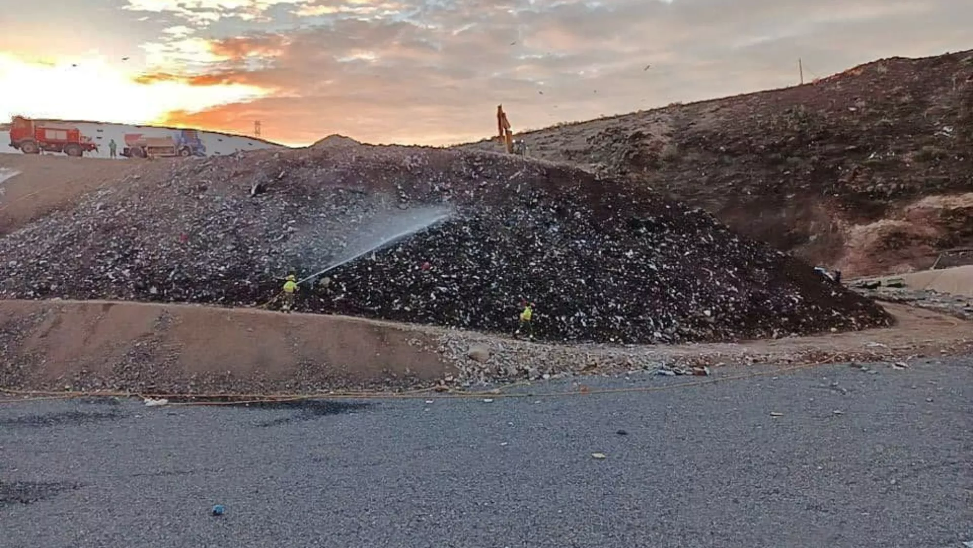 El conato de incendio en el complejo ambiental El Revolcadero ya está controlado / CABILDO DE LA GOMERA