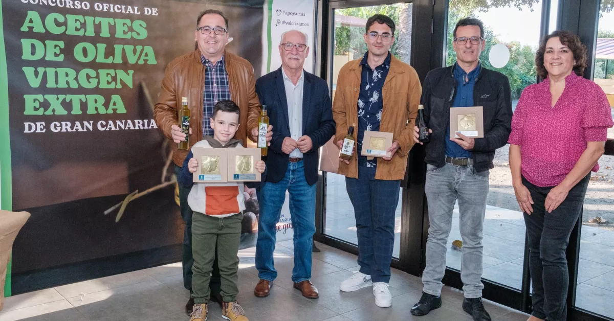 Foto de familia con los premiados / CABILDO DE GRAN CANARIA 