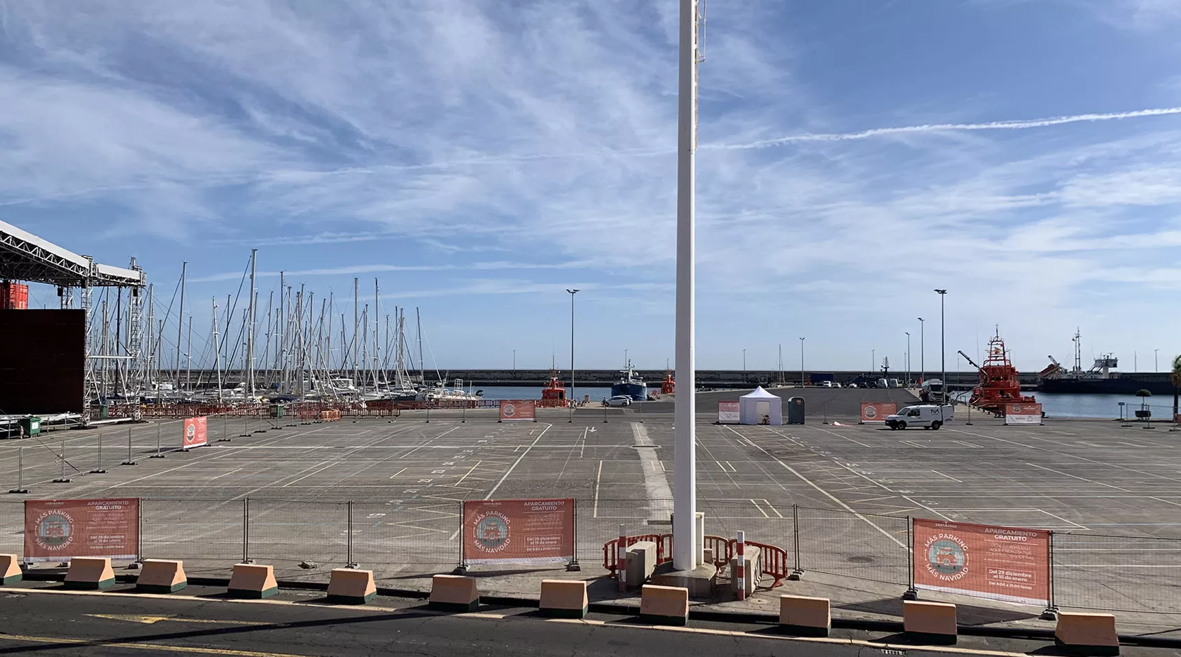 Aparcamientos habilitado por el Ayuntameinto de Santa Cruz y la Autoridad Portuaria por Navidad y rebajas / CEDIDA