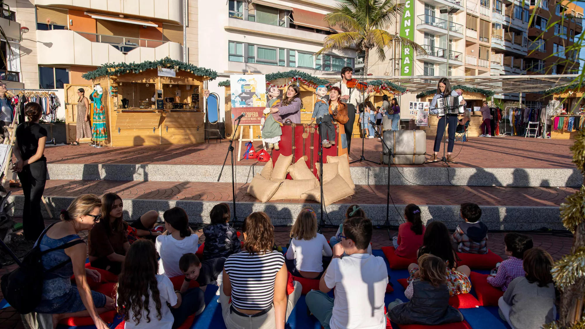 Pase gráfico de ‘Cazopera’ en la Plaza Saulo Torón / FUNDACIÓN AUDITORIO Y TEATRO LAS PALMAS