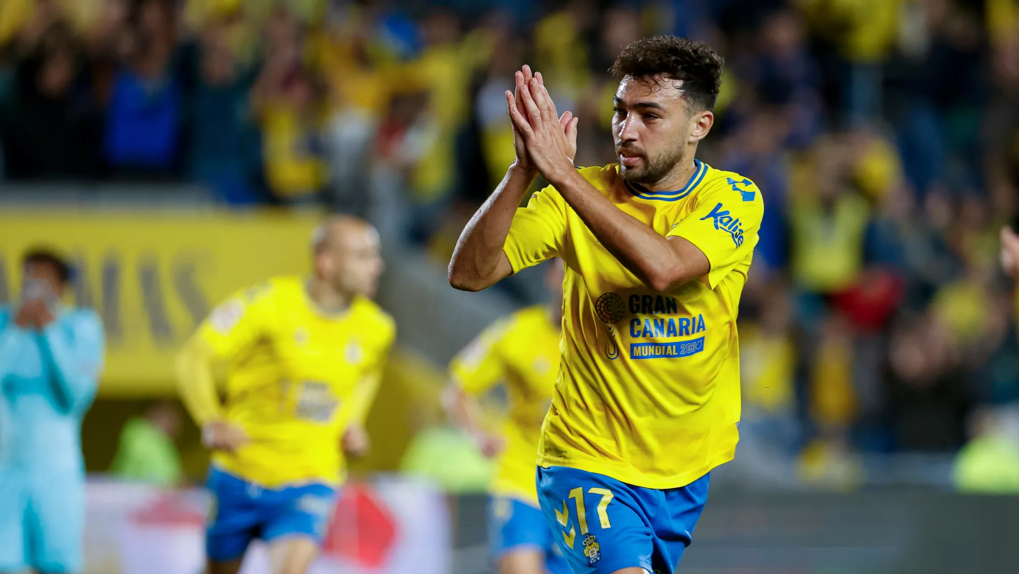 El delantero de la UD Las Palmas Munir El Haddadi celebra su gol / EFE - QUIQUE CURBELO