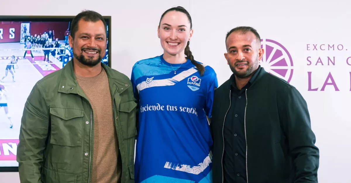 Radakovic junto al concejal de Deportes de La Laguna, Badel Albelo, y el presidente del Haris, David Martín, durante la presentación./ CEDIDA.