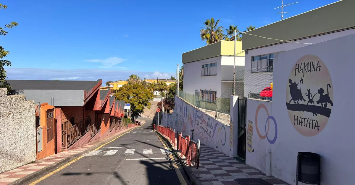 Calle Elías Serra Rafols, en Icod de los Vinos, donde tendría que haberse ejecutado una obra subvencionada por el Estado./ CEDIDA