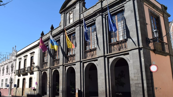 Fachada del Ayuntamiento de La Laguna / AYUNTAMIENTO DE LA LAGUNA Fachada del Ayuntamiento de La Laguna / AYUNTAMIENTO DE LA LAGUNA