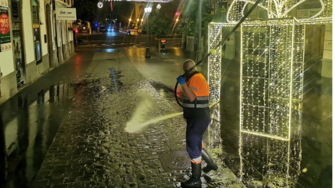 Servicios de limpieza tras la Cabalgata / AYUNTAMIENTO DE LAS PALMAS DE GRAN CANARIA