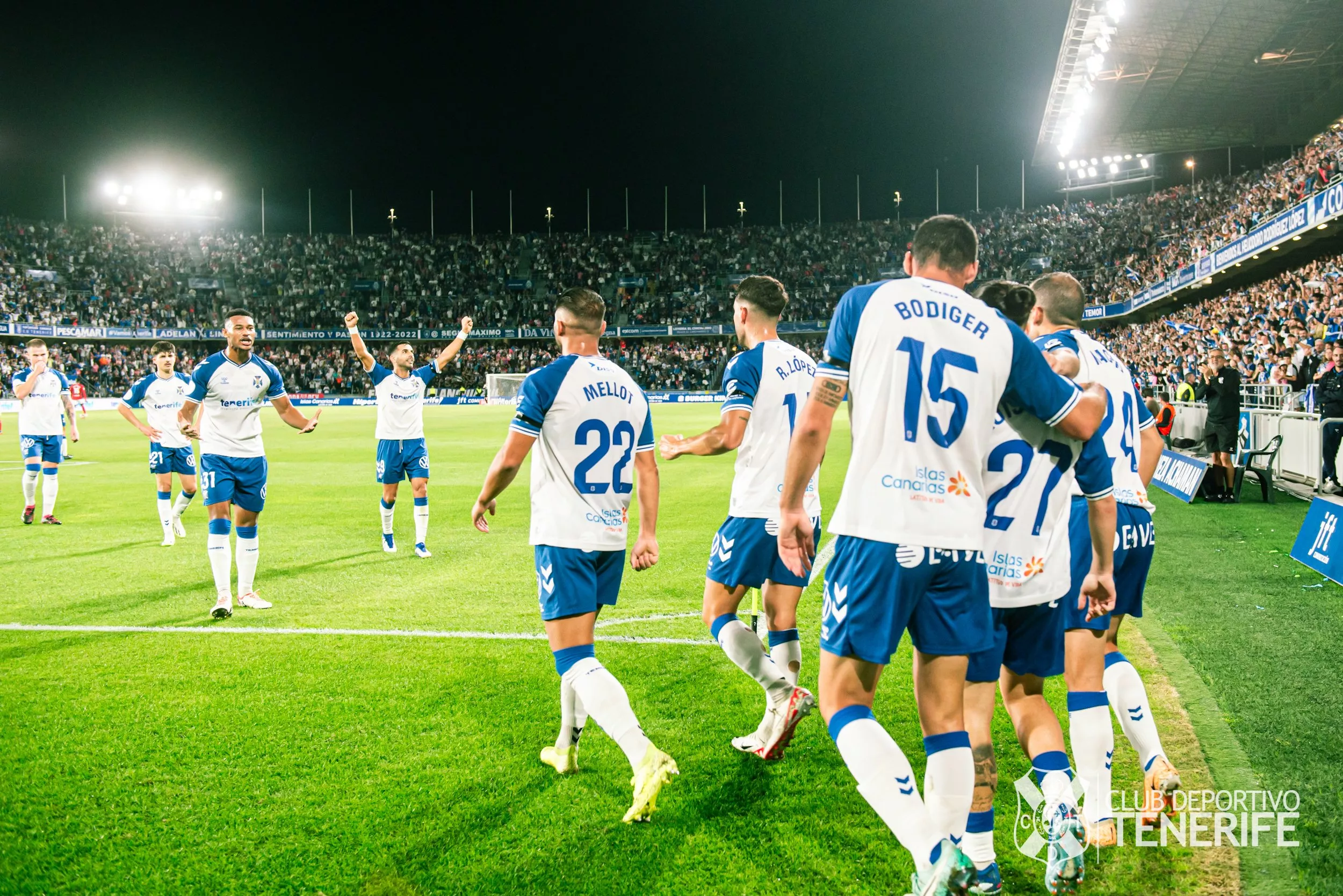 Gol de Luismi Cruz en el partido del CD Tenerife contra la UD Las Palmas en la Copa del Rey./ 