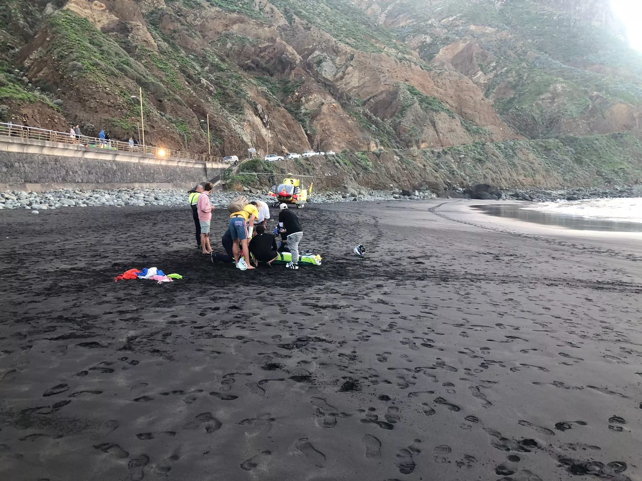 Atención a un surfista en Santa Cruz de Tenerife. / 112