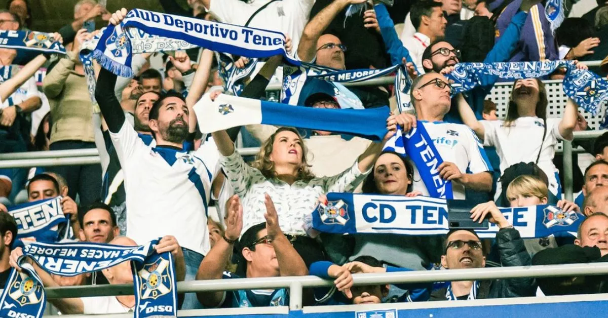 Aficionados del CD Tenerife./ CD TENERIFE