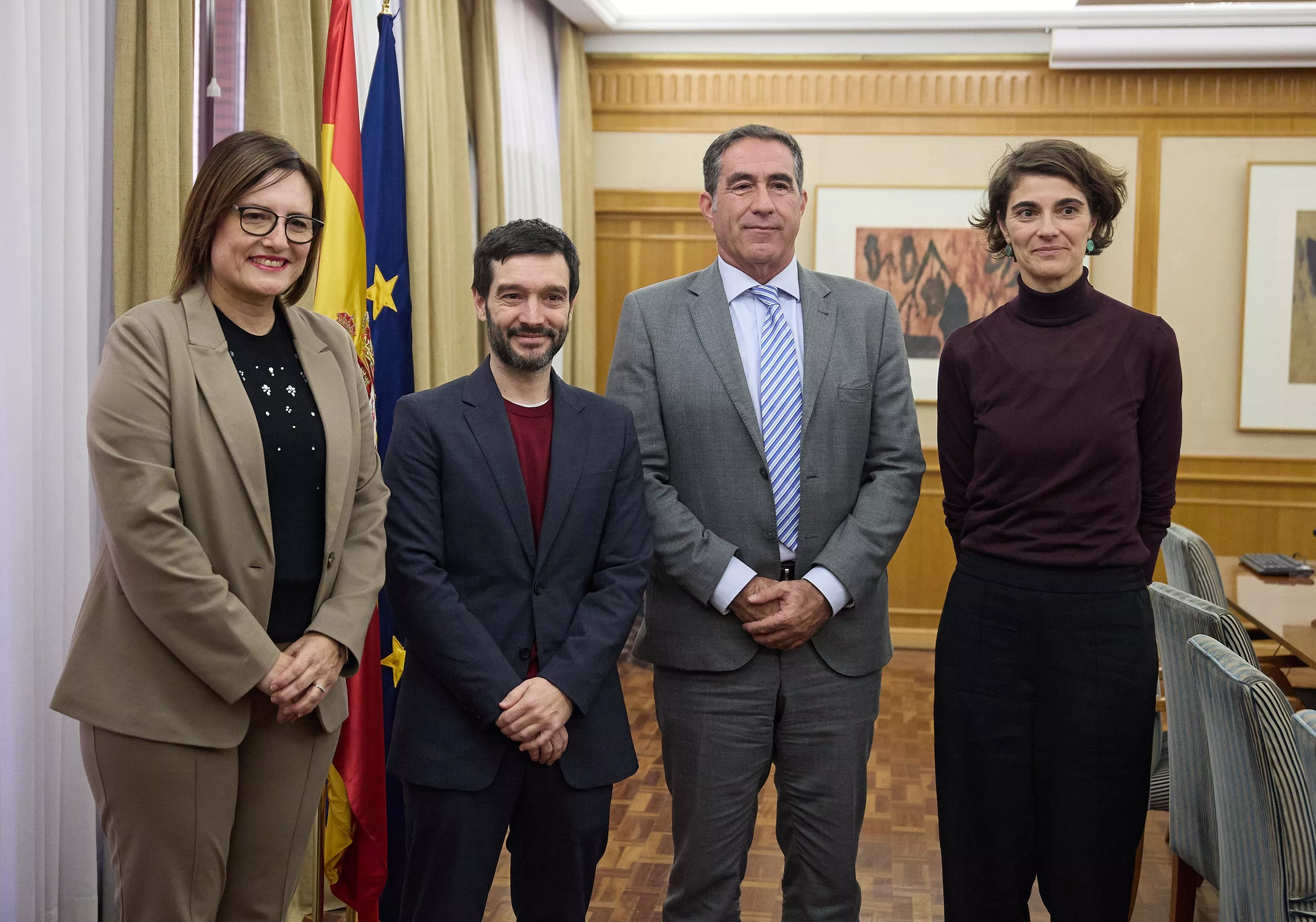 La consejera de Bienestar Social de Canarias, Candelaria Delgado, con el ministro Derechos Sociales,  Pablo Bustinduy. / CEDIDA