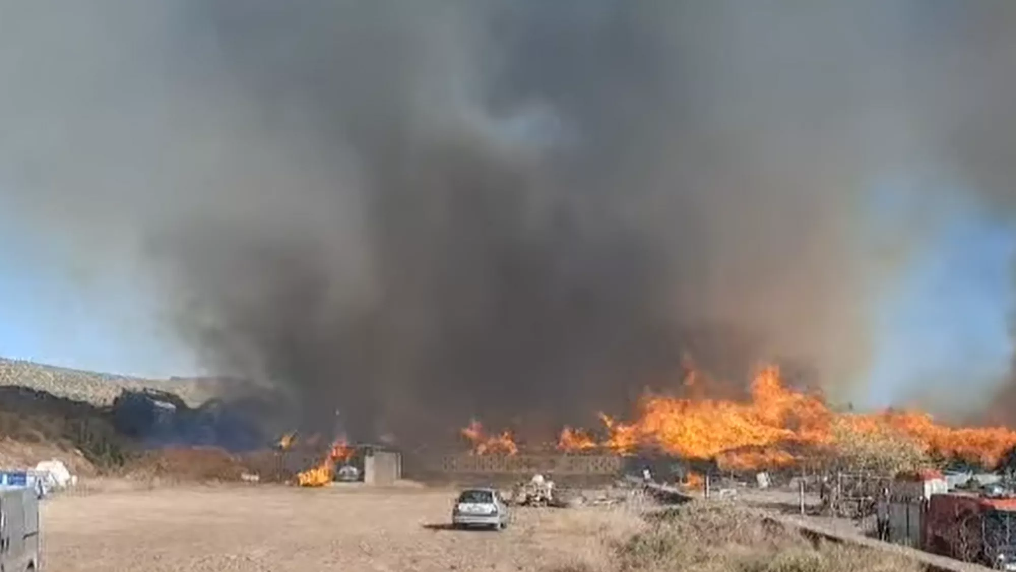 Incendio de una planta de compostaje. BOMBEROS DE TENERIFE