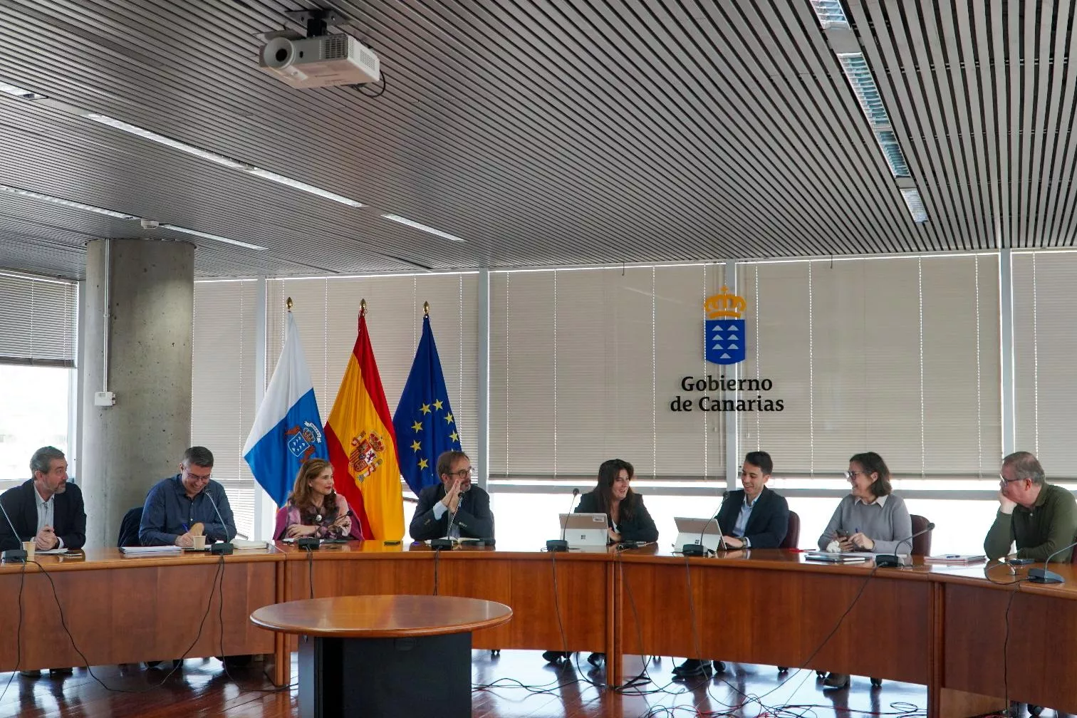 Reunión entre representantes de Transición Ecológica y del Cabildo de Gran Canaria para abordar la planificación energética de la isla./ 