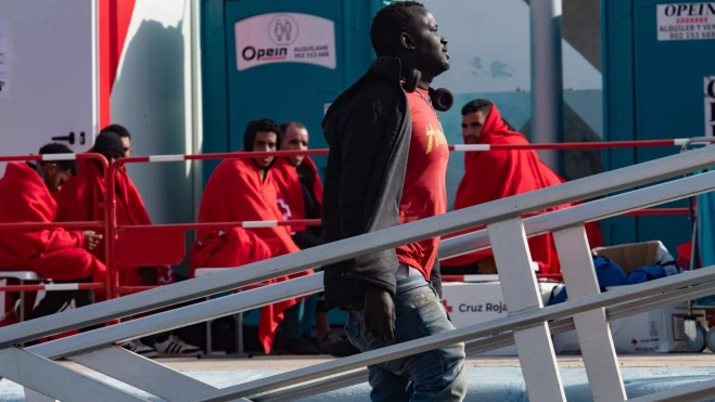 Salvamento Marítimo rescata a migrantes a la deriva en un cayuco./ ARCHIVO - EFE - CARLOS DE SAÁ Salvamento Marítimo rescata a migrantes a la deriva en un cayuco./ ARCHIVO - EFE - CARLOS DE SAÁ