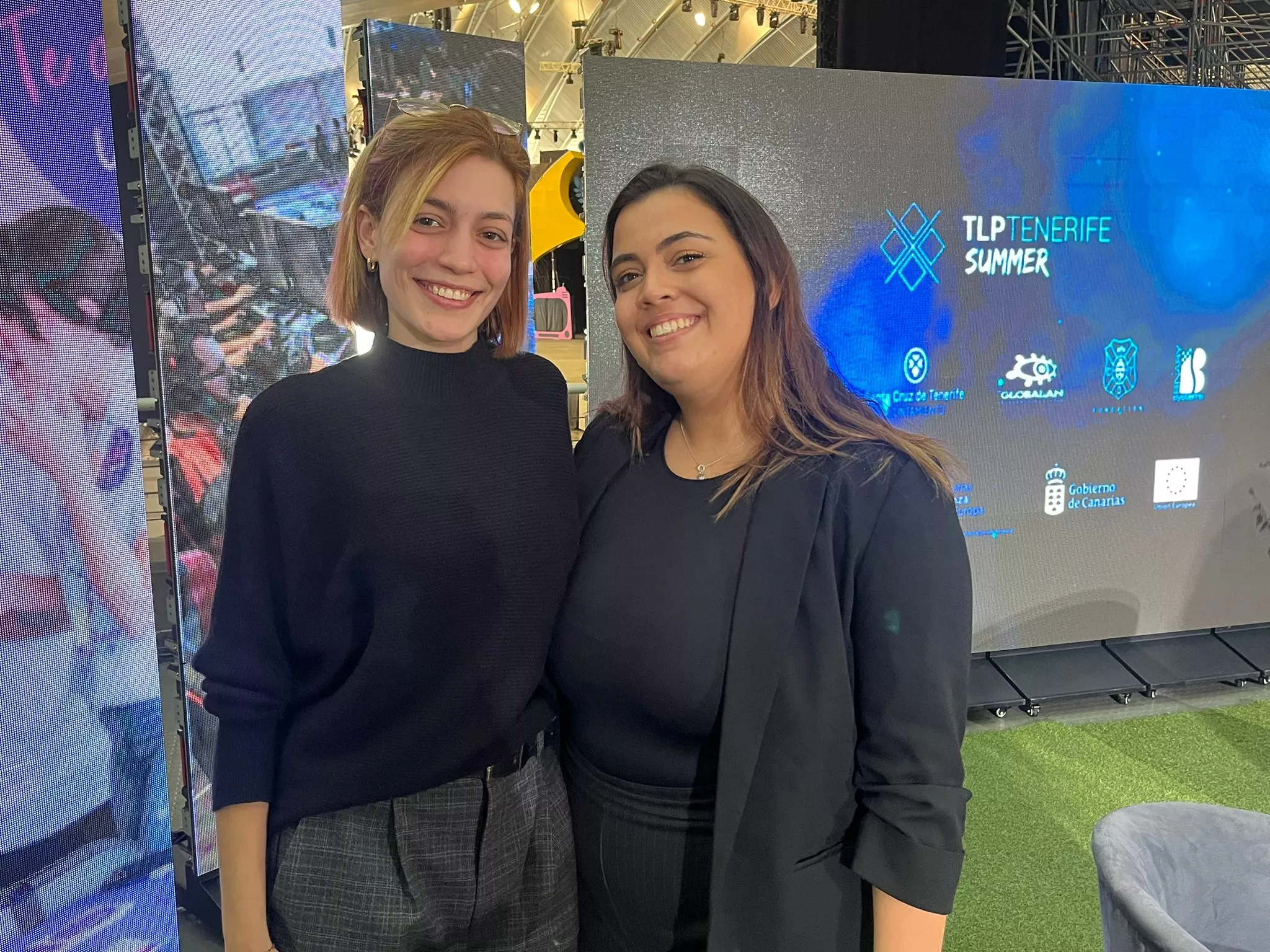 La subdirectora de la TLP, Julia Palenzuela (i) y la directora Idaira Febles (d) / AH / BELA CABRERA