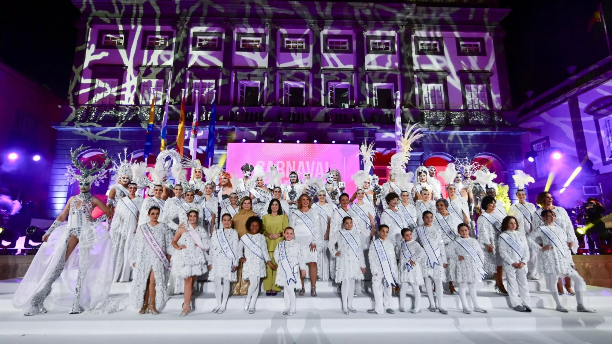 Las 52 aspirantes a los tronos de las galas del Carnaval de Las Palmas de Gran Canaria / LPA CARNAVAL