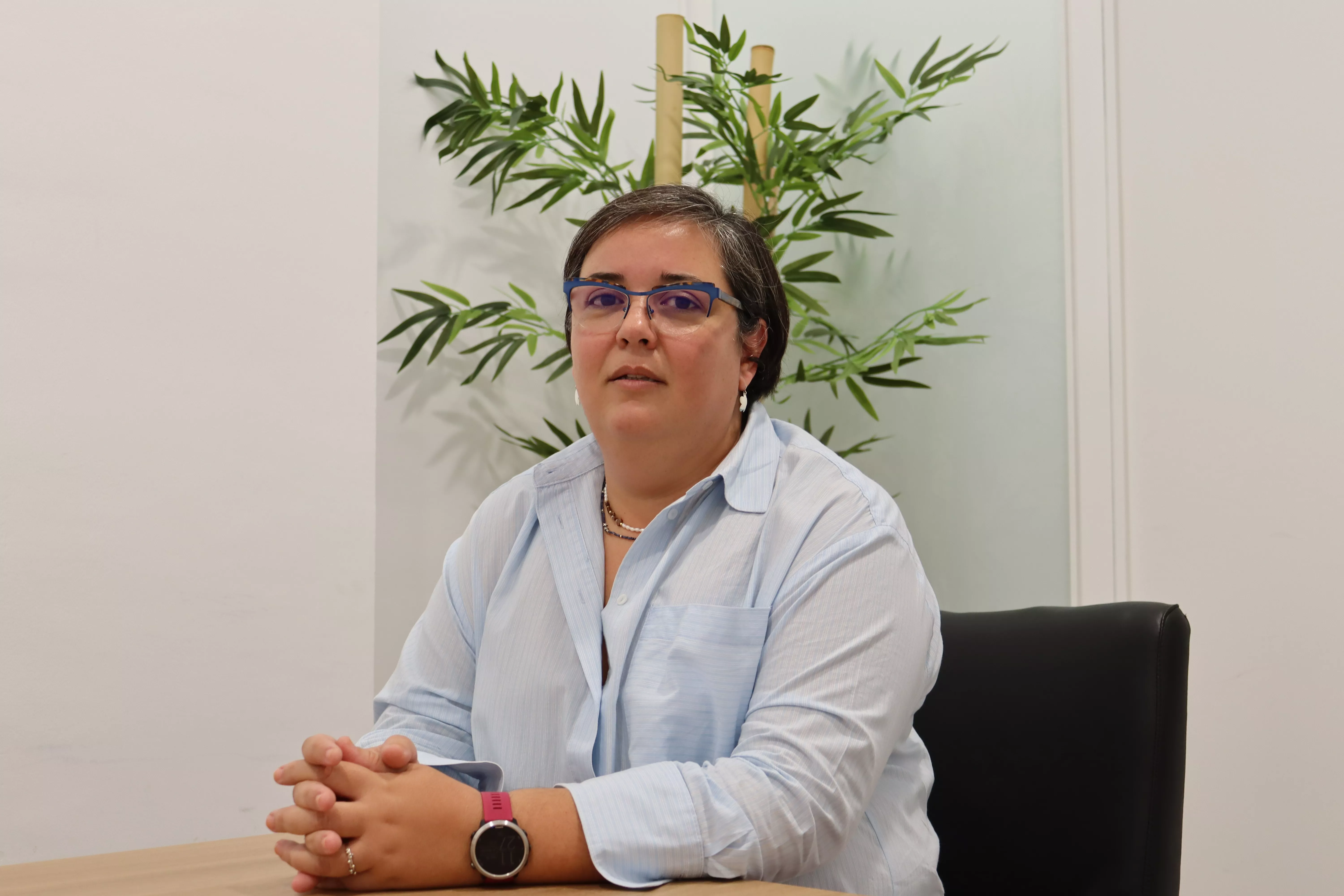 La abogada Teresa Alemán, quien de oficio presta servicio a migrantes que llegan a la provincia de Santa Cruz de Tenerife. / AINOHA CRUZ-ATLÁNTICO HOY