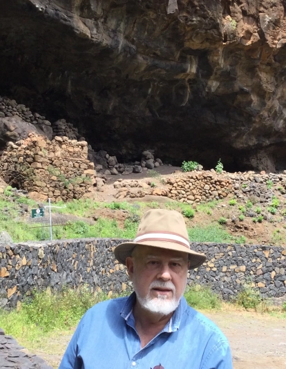 Juan Francisco Navarro Mederos en la Cueva del Tendal