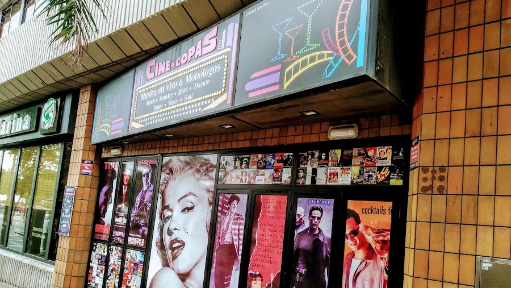 Adiós a Cine + Copas: el mítico local de Santa Cruz de Tenerife echa el cierre tras 10 años./ TODOBARES