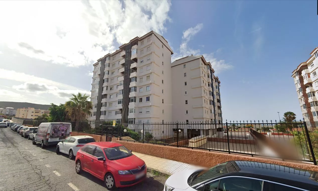 Sede de Construcciones y Proyectos Macsa en Los Cristianos / AH