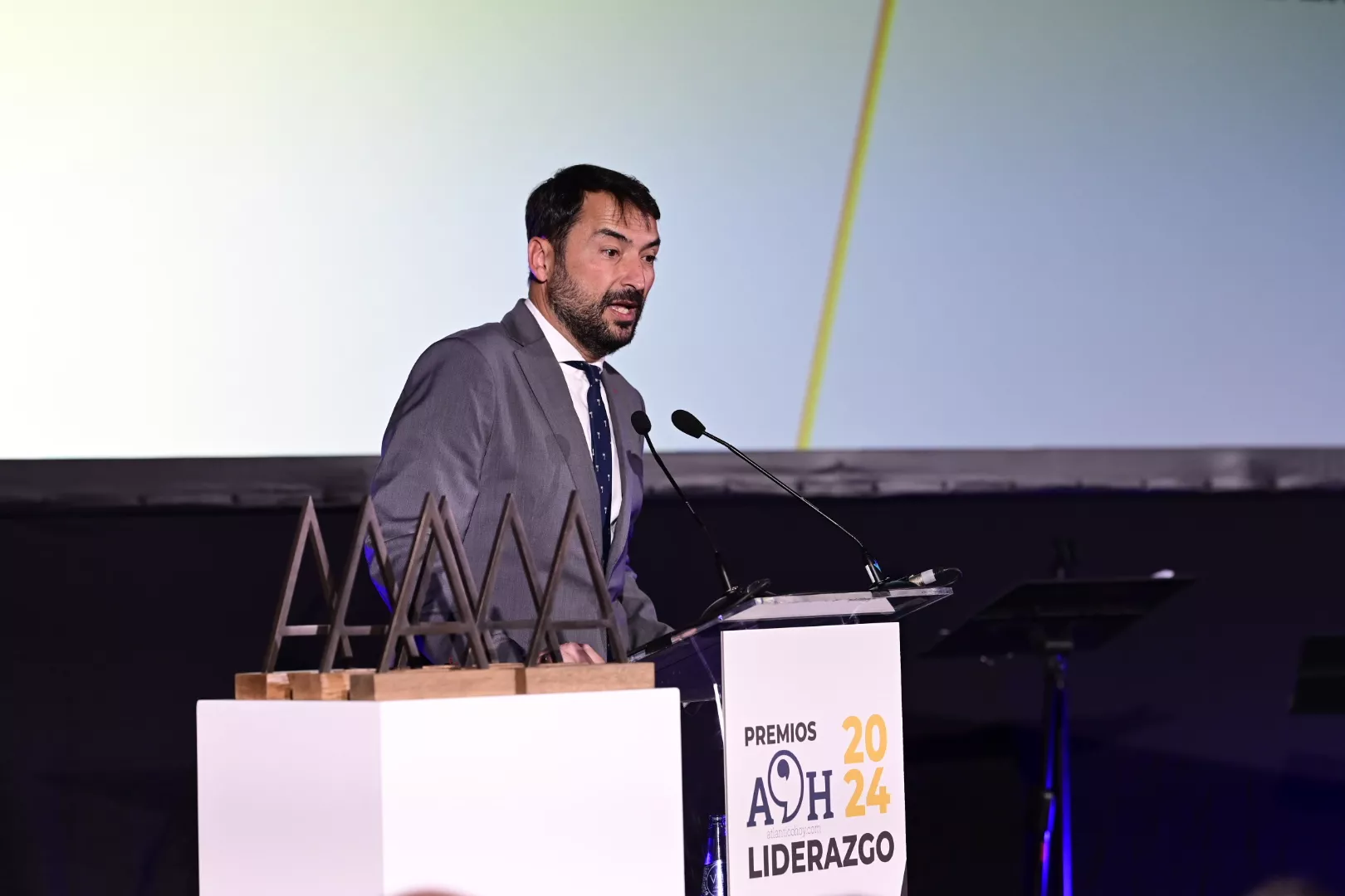 Martín Alonso, director de Atlántico Hoy en la entrega de Premios Atlántico al Liderazgo de Atlántico Hoy./ AH