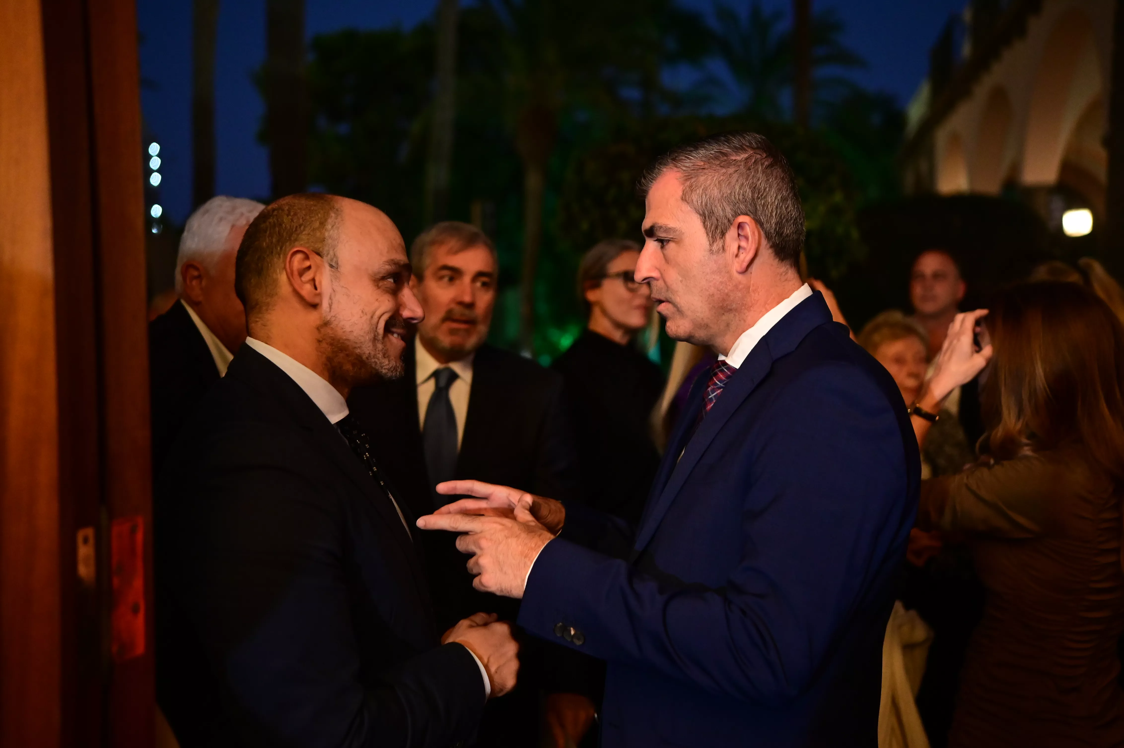 Alfonso Cabello y Manuel Domínguez, en presencia de Fernando Clavijo, en los Premios Atlántico al Liderazgo de Atlántico Hoy./ AH