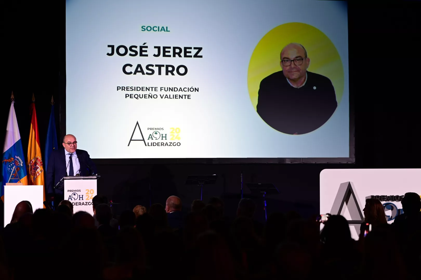 José Jérez recibía el premio de la categoría Social  en los Premios Atlántico al Liderazgo de Atlántico Hoy./ AH
