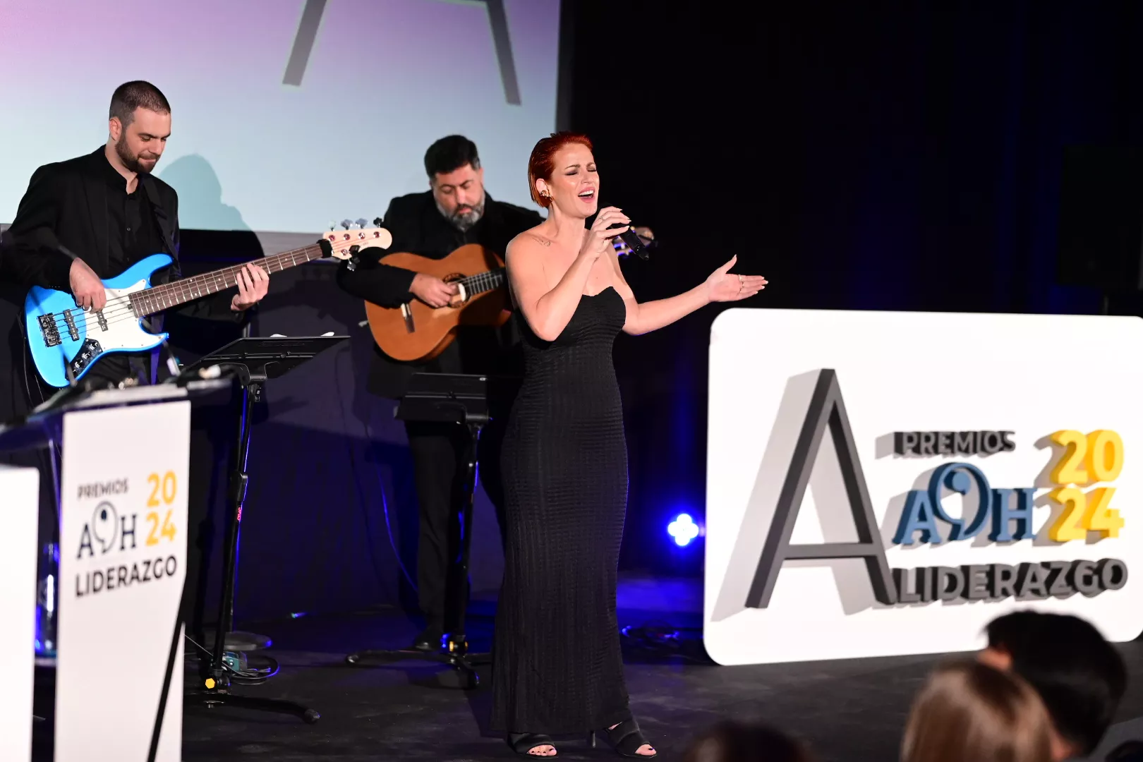 Thania Gil actuó en los Premios Atlántico al Liderazgo de Atlántico Hoy./ AH