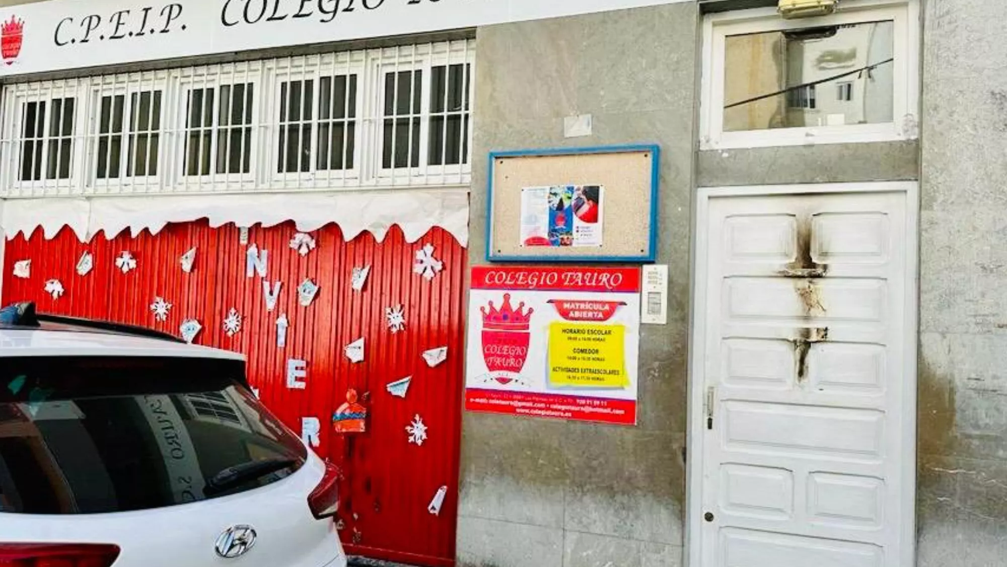 Actos vandálicos en el Colegio Tauro durante la Noche de Carnaval en Las Palmas de Gran Canaria / AH