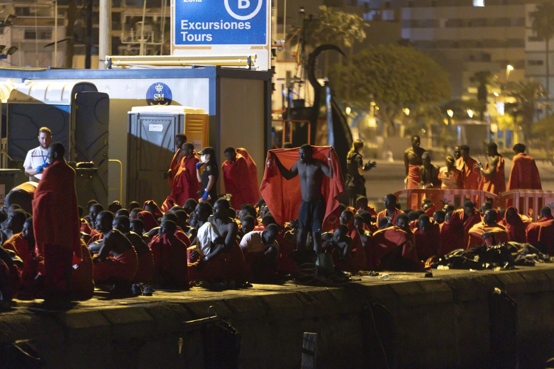 Inmigrantes localizados al sur de Tenerife./ EFE - MIGUEL BARRETO