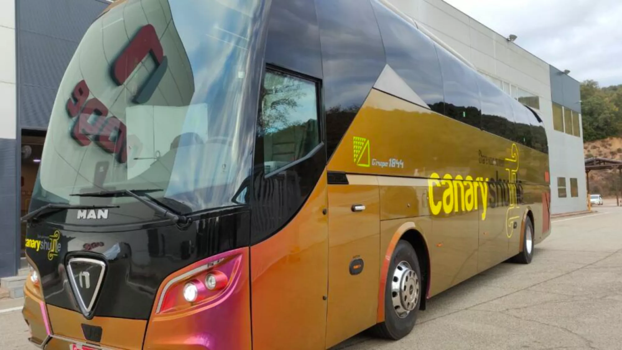 Guagua de Grupo 1844 / GRUPO 1844 Guagua de Grupo 1844 / GRUPO 1844