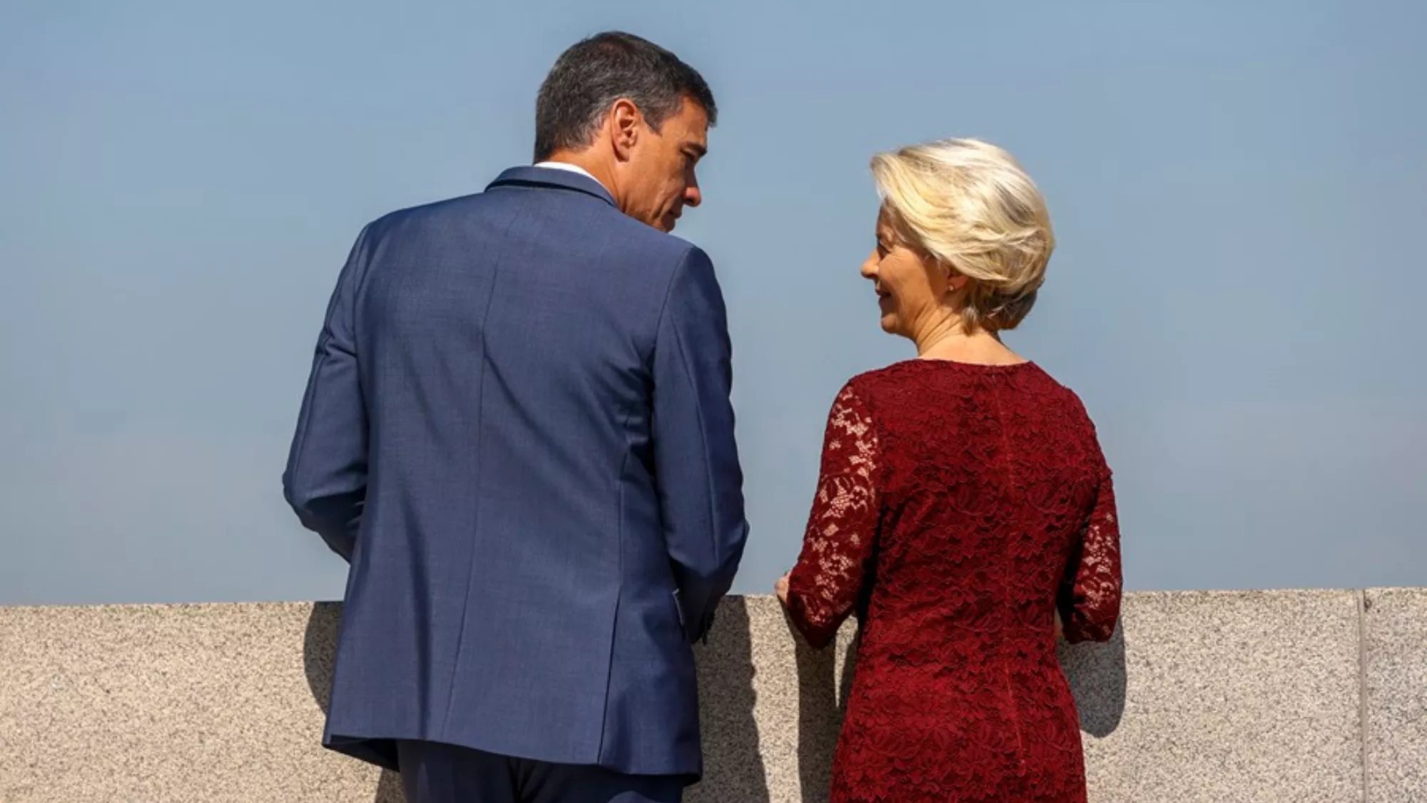 Pedro Sánchez, presidente del Gobierno de España, y Ursula Von der Leyen, presidenta de la Comisión Europea. / EFE