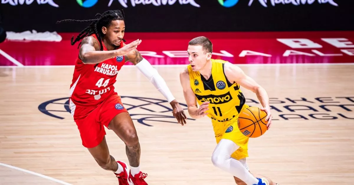 El Canarias perdió 85-61 ante un dominador Hapoel Jerusalén pero Kyle Guy terminó como máximo anotador del encuentro con 29 puntos./ BCL.