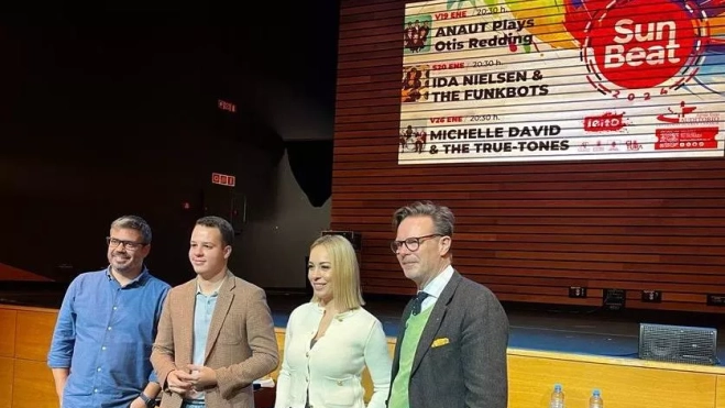 Tilman Kuttenkeuler, a la derecha, durante la presentación del Sunbeat LPA 2024. Tilman Kuttenkeuler, a la derecha, durante la presentación del Sunbeat LPA 2024.