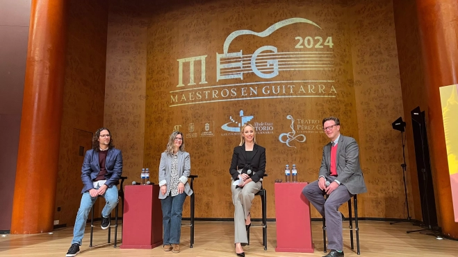 Kuttenkeuler, a la derecha, durante un acto en el Auditorio Alfredo Kraus. Kuttenkeuler, a la derecha, durante un acto en el Auditorio Alfredo Kraus.