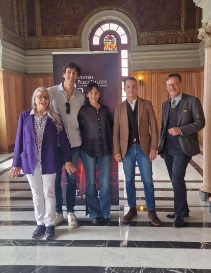 El elenco de actores de 'El inconveniente' junto a Adrián Santana y Tilman Kuttenkeuler El elenco de actores de 'El inconveniente' junto a Adrián Santana y Tilman Kuttenkeuler