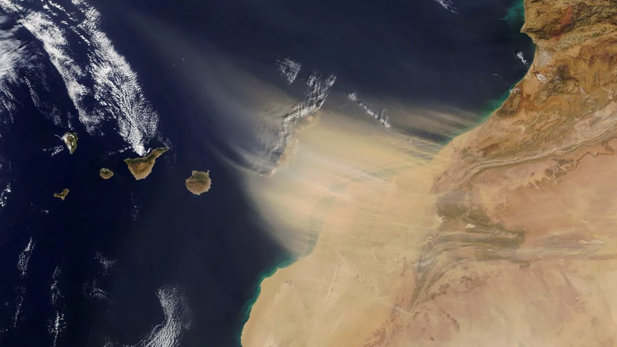 Episodio de calima en Canarias a vista de satélite / EFE