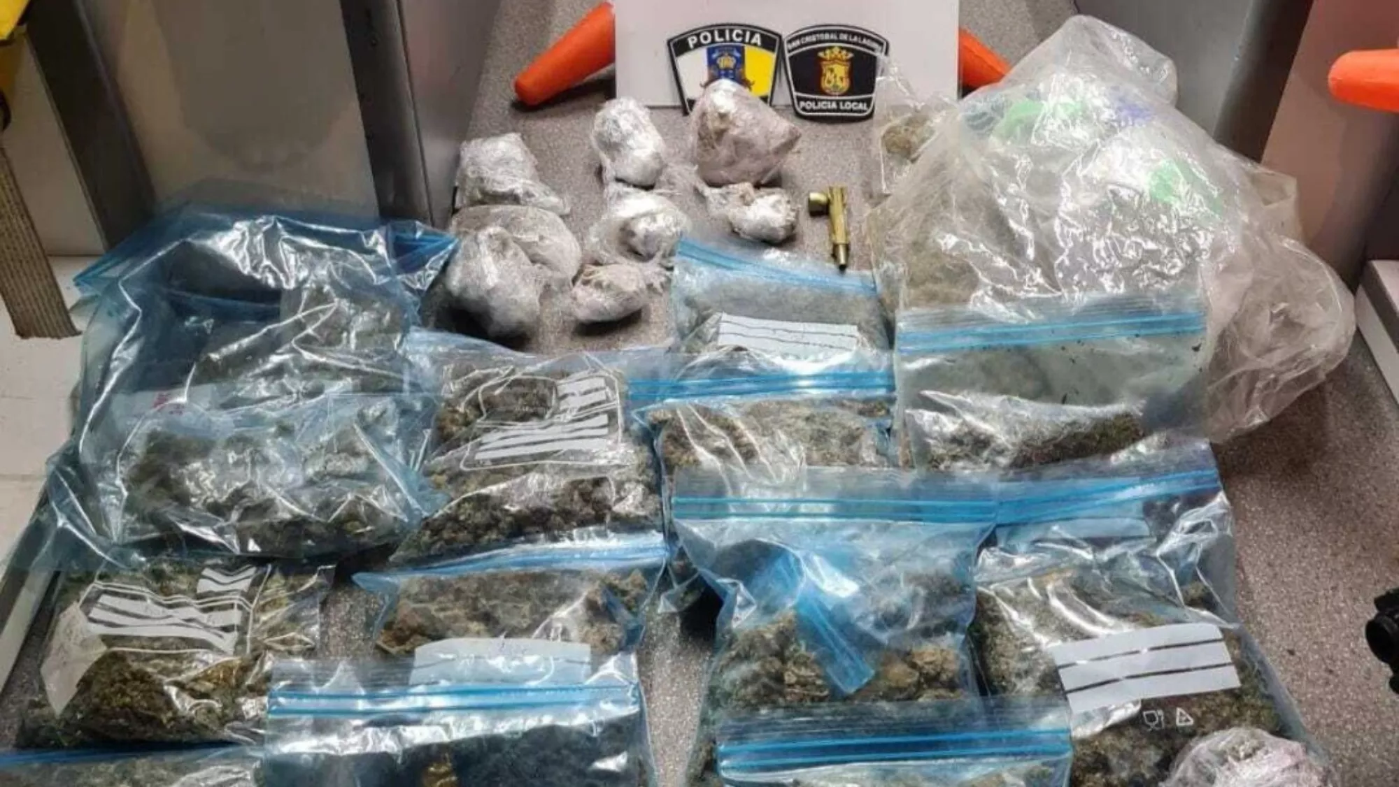 Alijo de marihuana incautado por la Policía Local de La Laguna en la avenida de la Trinidad./ CEDIDA