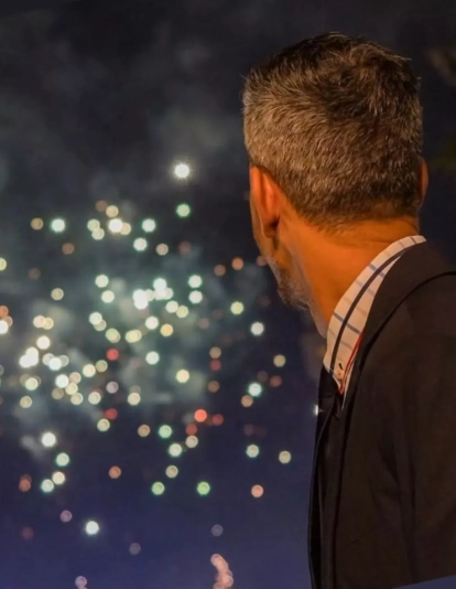 Javier Caraballero durante los fuegos artificiales del Domingo de Piñata