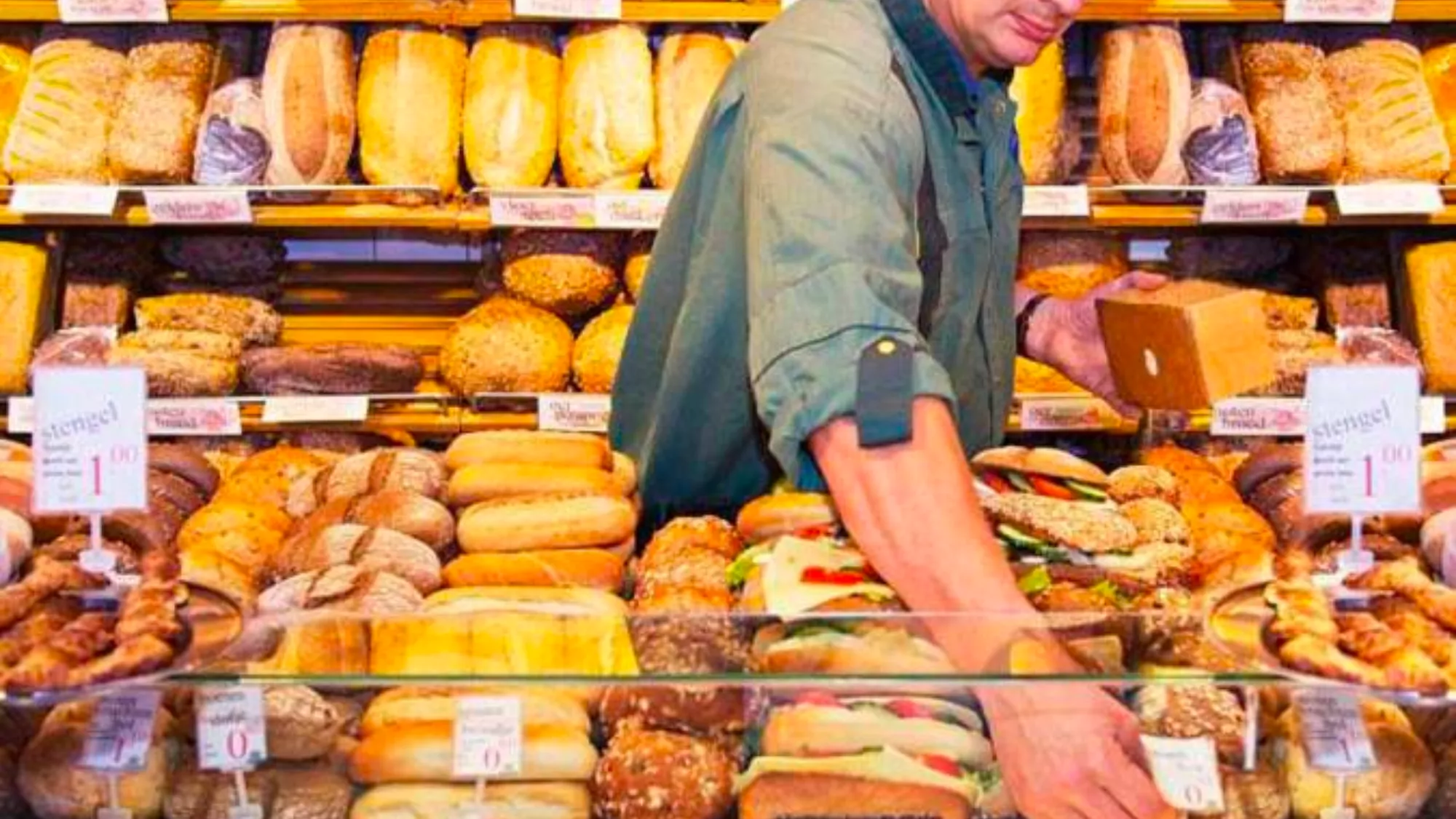 Empresarios canarios advierten que la baja productividad, la falta de vivienda y la burocracia limitan el crecimiento económico . / EFE