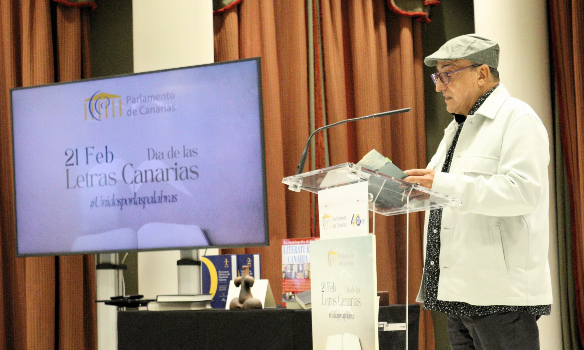 El editor Ernesto Rodríguez Abad, durante el maratón de lectura de Ángel Guerra. / AINOHA CRUZ-AH