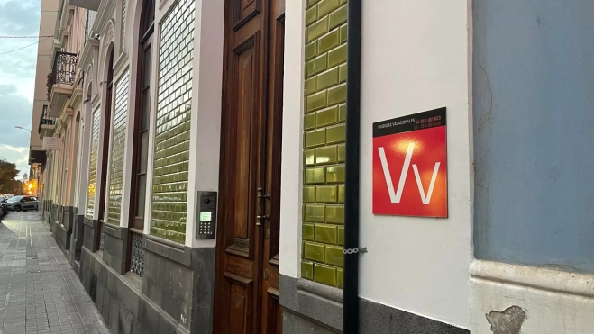 Una vivienda con el cartel que indica que se trata de un alquiler vacacional / ATLÁNTICO HOY