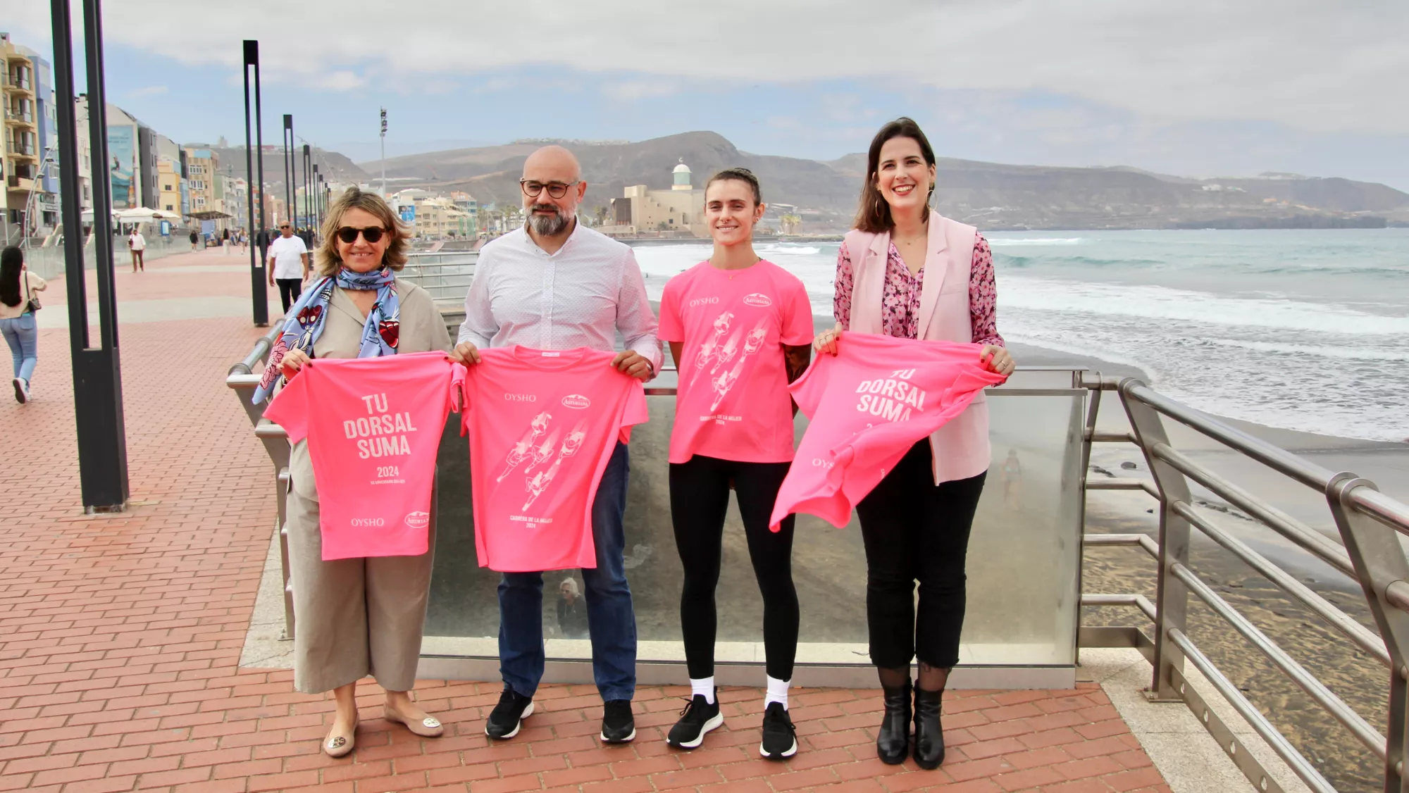 Presentación de la camiseta oficial de la Carrera de la Mujer Central Lechera Asturiana / INSTITUTO INSULAR DE DEPORTES