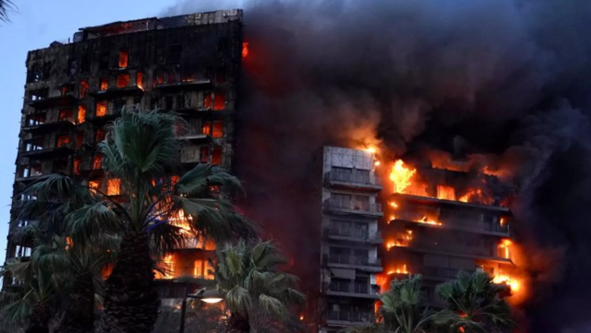 El edificio incendiado en Valencia / EUROPAPRESS