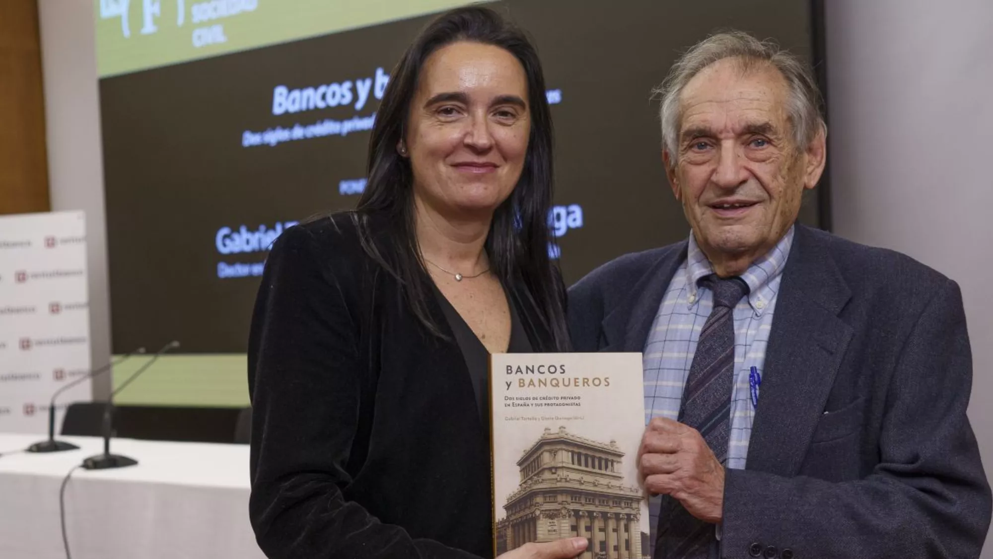 Gloria Quiroga y Gabriel Tortella, coordinadores de la obra / SERVIMEDIA