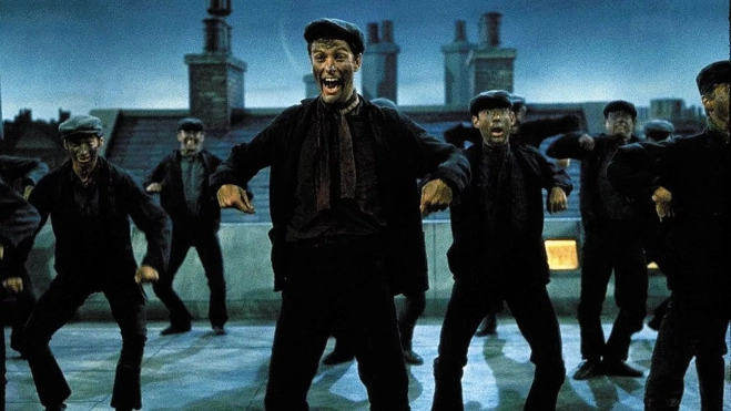 Escena de los deshollinadores manchados por lo que uno de los personajes los llama con un término considerado racista / A.H.