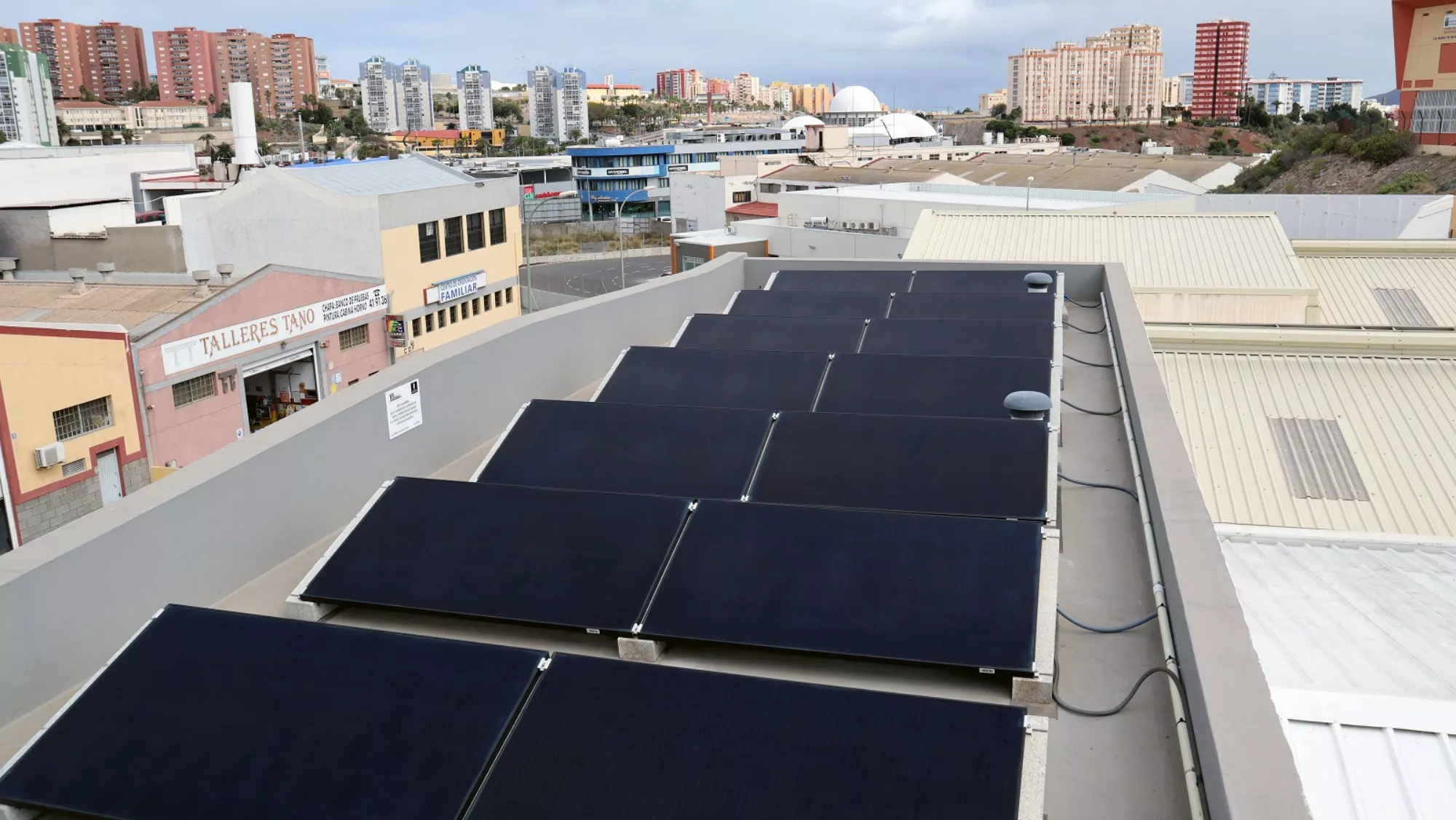 Placas fotovoltaicas / CABILDO DE GRAN CANARIA Placas fotovoltaicas / CABILDO DE GRAN CANARIA