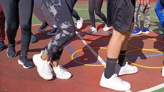 Niños juegan en el recreo / CABILDO DE TENERIFE