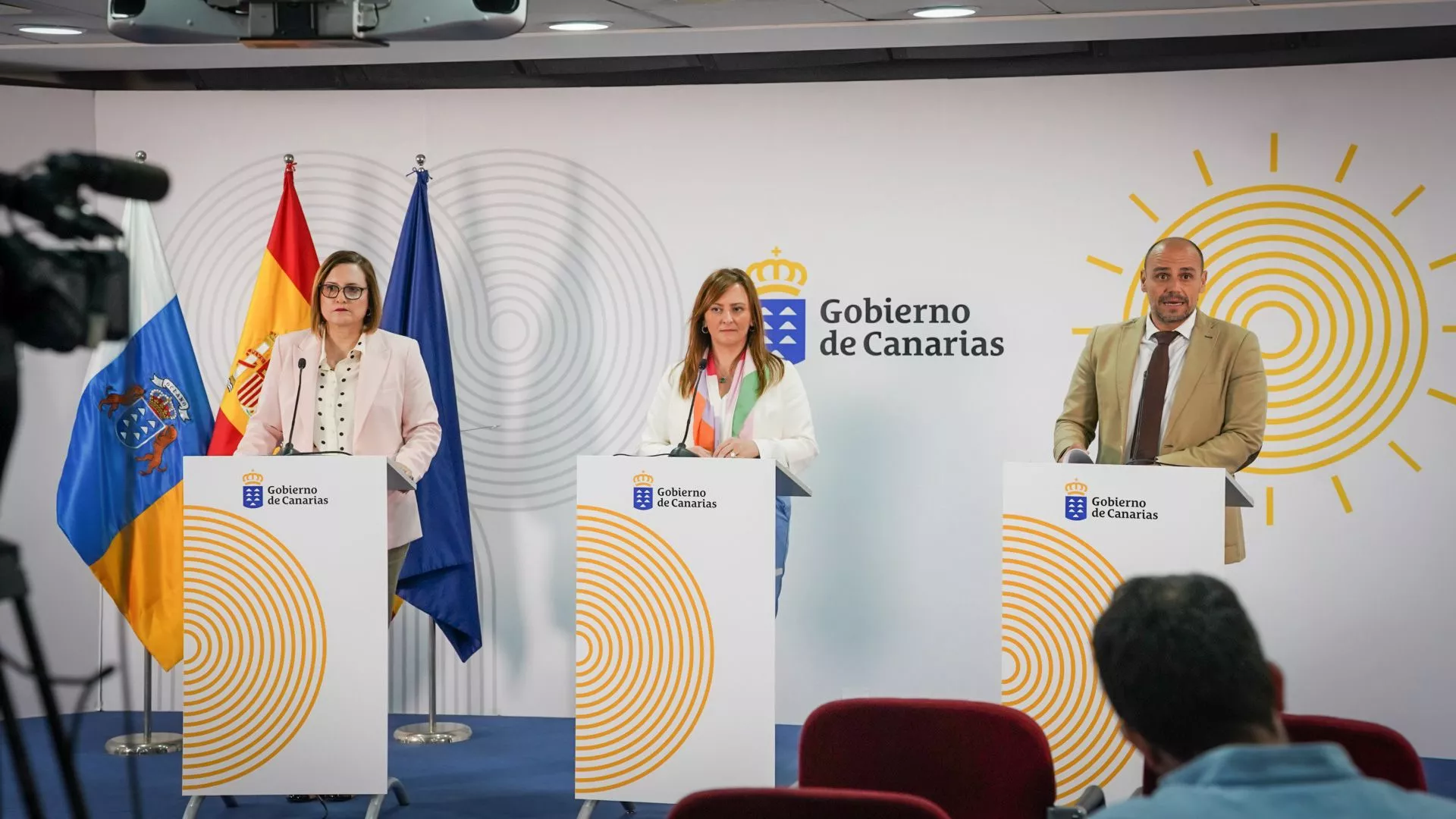 Candelaria Delgado, Nieves Lady Barreto y Alfonso Cabello en rueda de prensa tras Consejo de Gobierno./