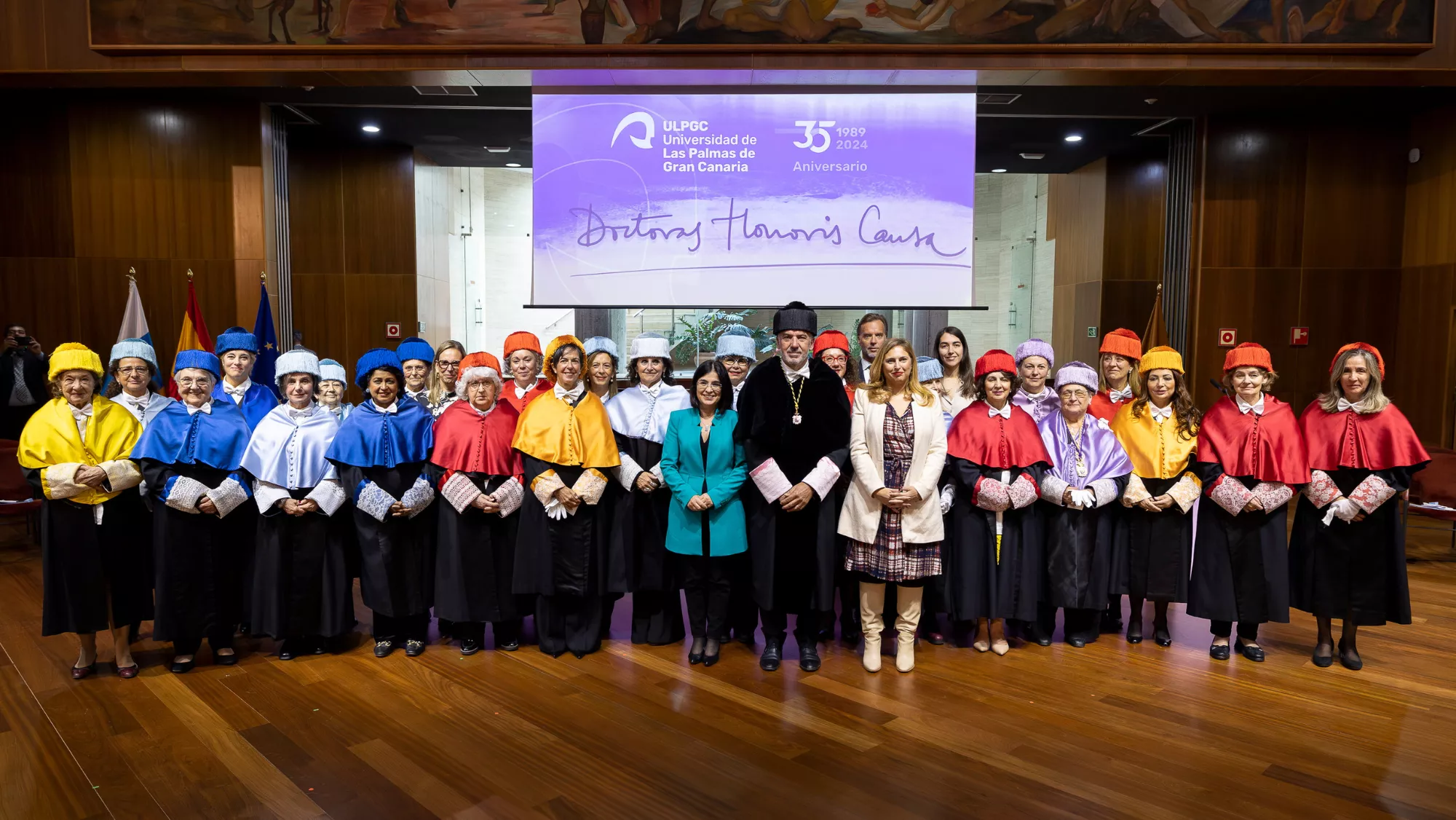 La ULPGC inviste a 11 doctoras como crítica a su discriminación en los 'honoris causa' / EFE - QUIQUE CURBELO