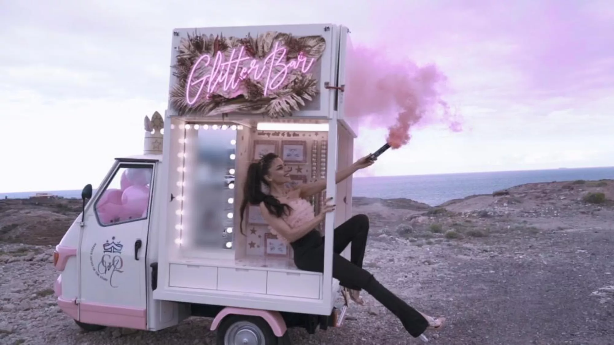 Meedea Bozdoc abrió su negocio Glitter Truck con la financiación de MicroBank  / CAIXABANK