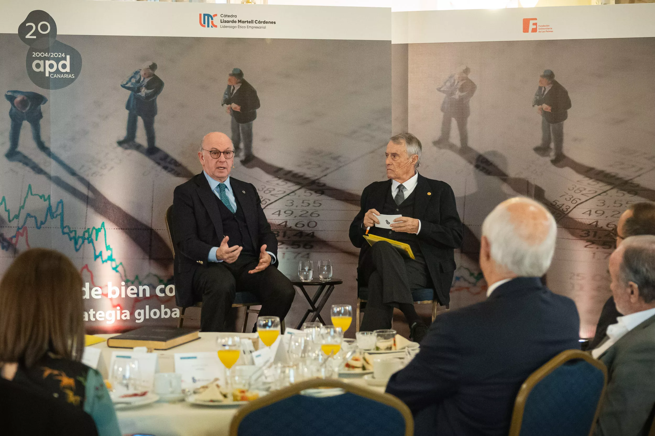 Aldo Olcese durante un momento de la conferencia./